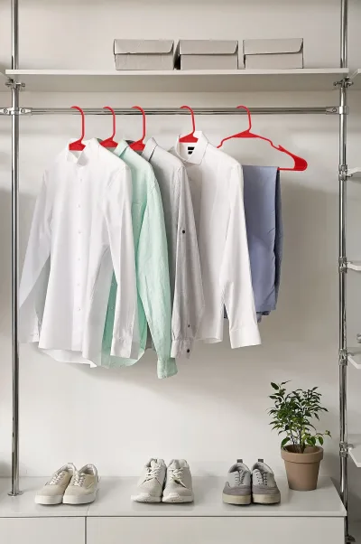 ROYALE Red Plastic Hangers for Clothes - Heavy Duty Plastic Clothes Hanger Ideal for Everyday Standard Use - Lightweight & Space Saving Notched Plastic Hangers - Slim & Sleek Shoulder Groove