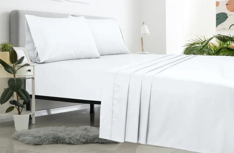 Royale Linens kun topplaken – børstet 1800 mikrofiber – ultrasoft og pustende – rynke- og flekkresistent – hotellkvalitet, selges separat – topplaken til seng – (hvit)