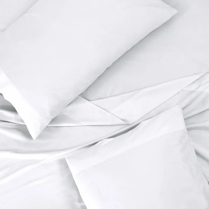 ROYALE LINENS 300 Thread Count 100% Long Staple Combed Cotton Sheet Set - 4 Piece Bed Sheet 1 Fitted Sheet, 1 Flat Sheet, 2 Pillow case - Breathable, Cool & Crisp Percale Sheet Set (White)